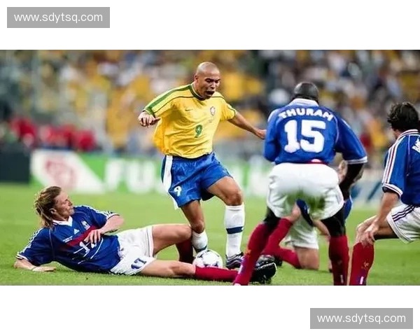 1998年法国世界杯决赛回顾：经典对决与历史性时刻的完美交织