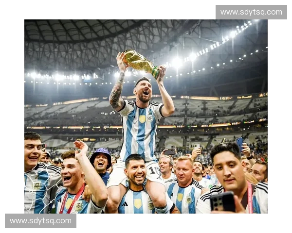 2022卡塔尔世界杯精彩回顾与历史性突破分析